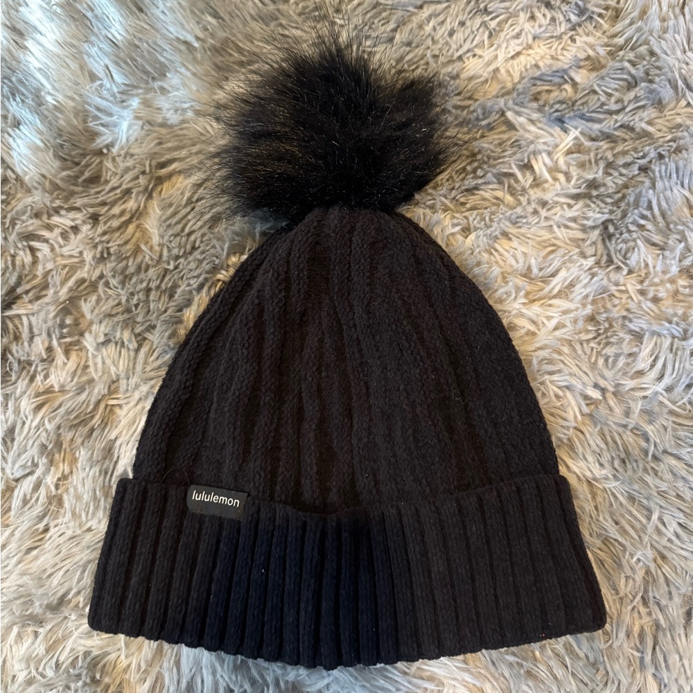 Black Pom-Pom Beanie